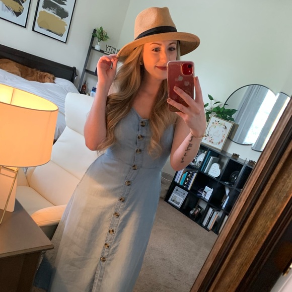 Meet your Posher, Kari - Picture 1 of 1